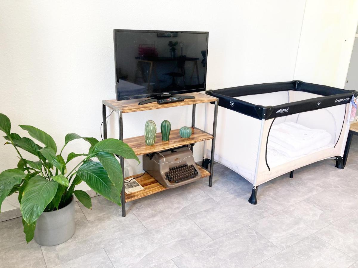 2 Zimmer Ferienwohnung In Zentraler Lage Inkl Wlan & Netflix Lipsko Exteriér fotografie